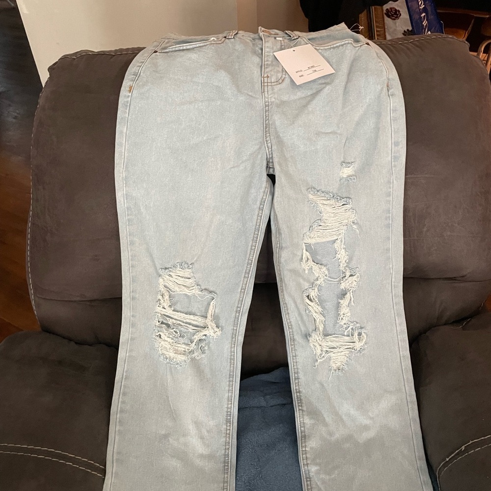 Brand new Blue Savvy ripped jeans! Size 7/28